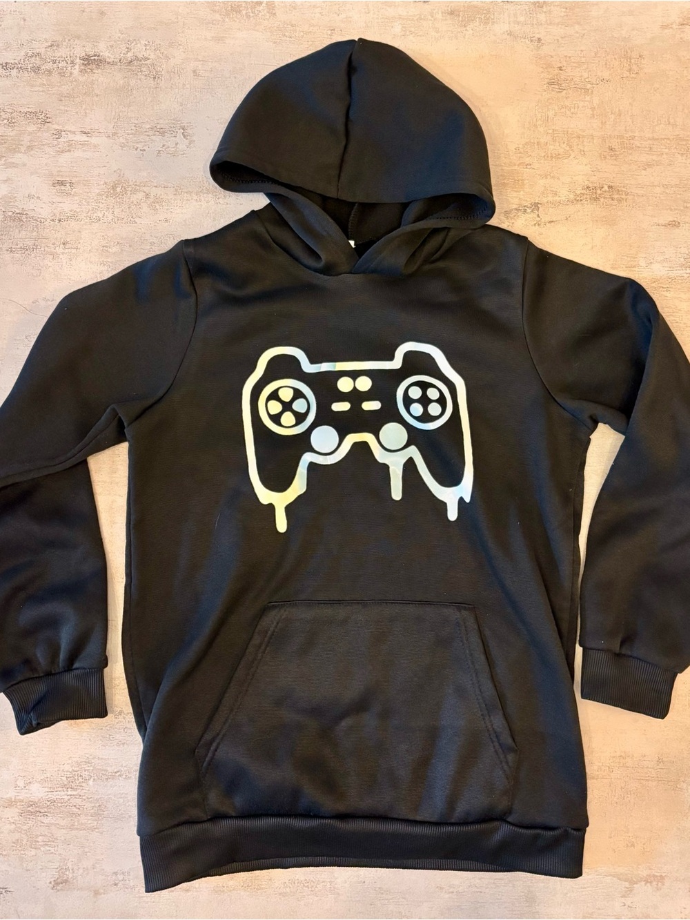 Youth Unisex L/XL Black Hoodie with Gaming Graphic